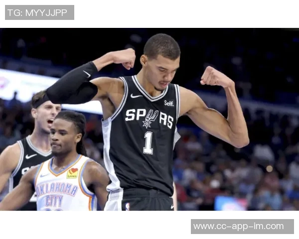 文班谈与霍姆格伦的关系强调两人风格不同不具可比性