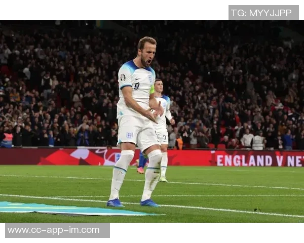 凯恩谈英格兰进步与夺冠希望：大赛前的热门球队心态与成长之路