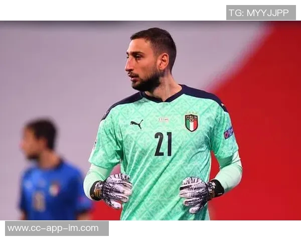 多纳鲁马勇猛出击铲断对手单刀展现门将风采