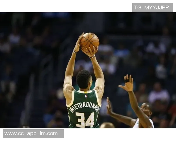 字母哥本赛季出战697分钟狂砍700分展现狠劲实力 字母哥本赛季出战697分钟狂砍700分展现狠劲实力